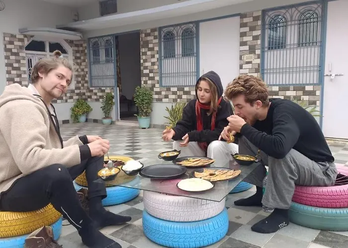 Mohit In Paying Guest House