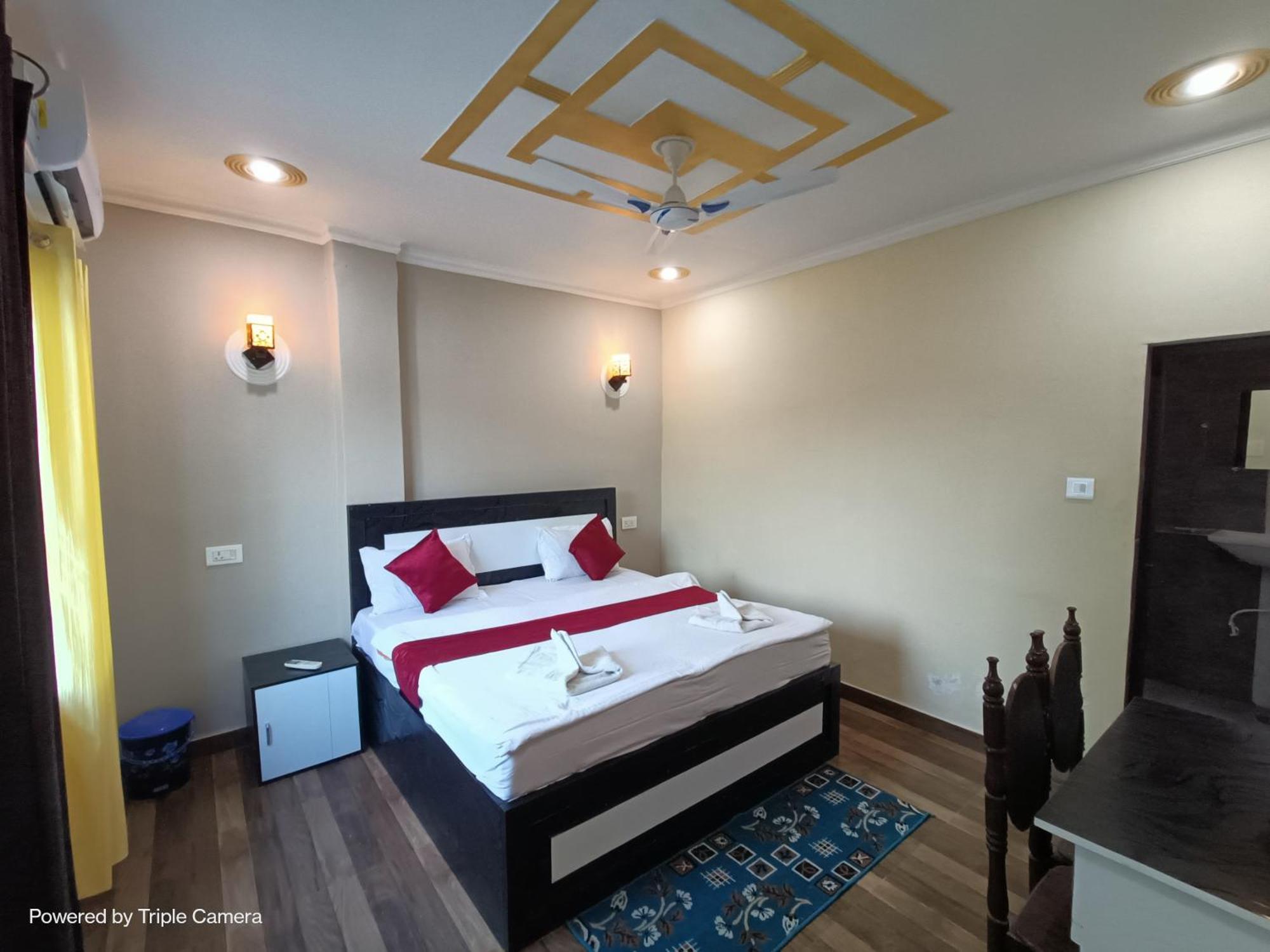 Mohit In Paying Guest House *