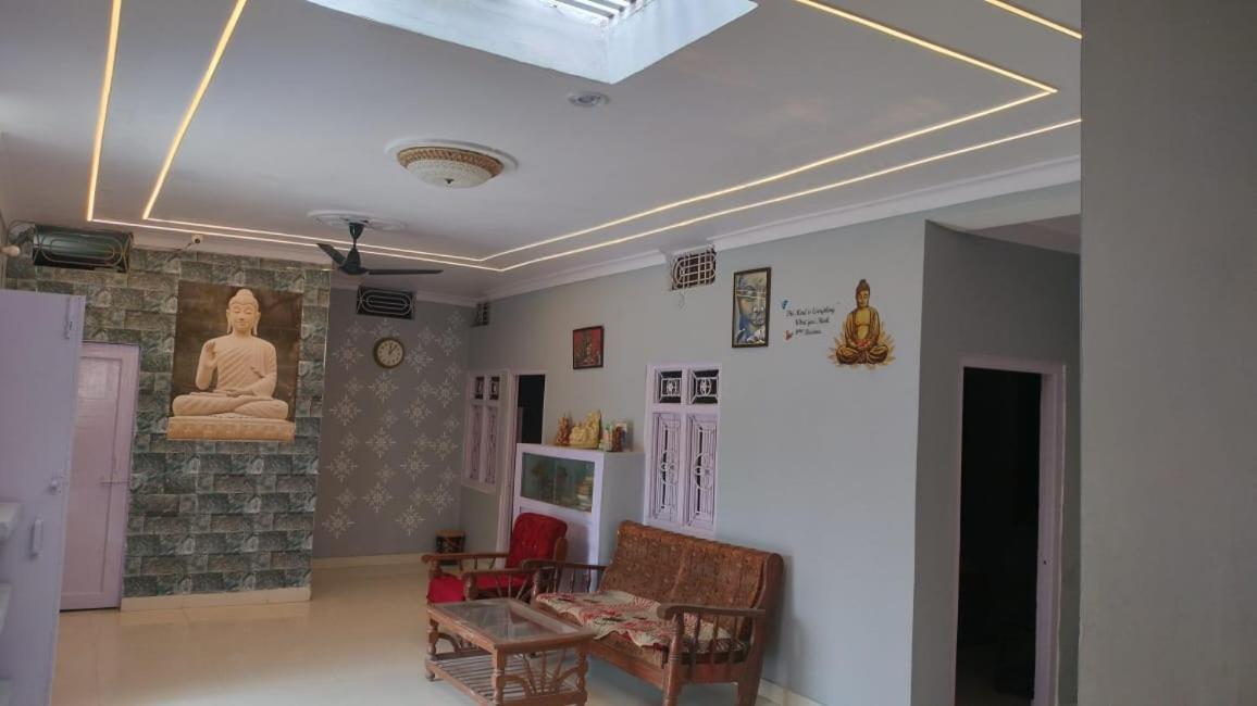 Hostel Mohit In Paying Guest House