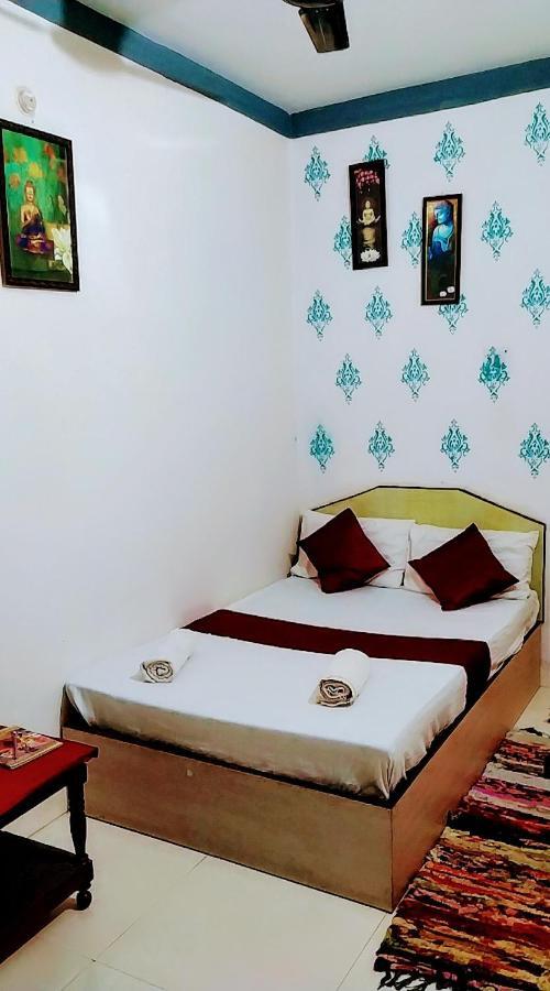 Mohit In Paying Guest House *