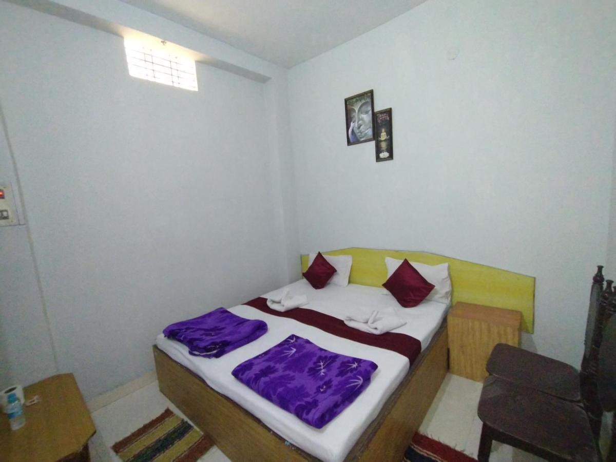 Mohit In Paying Guest House * Varanasi